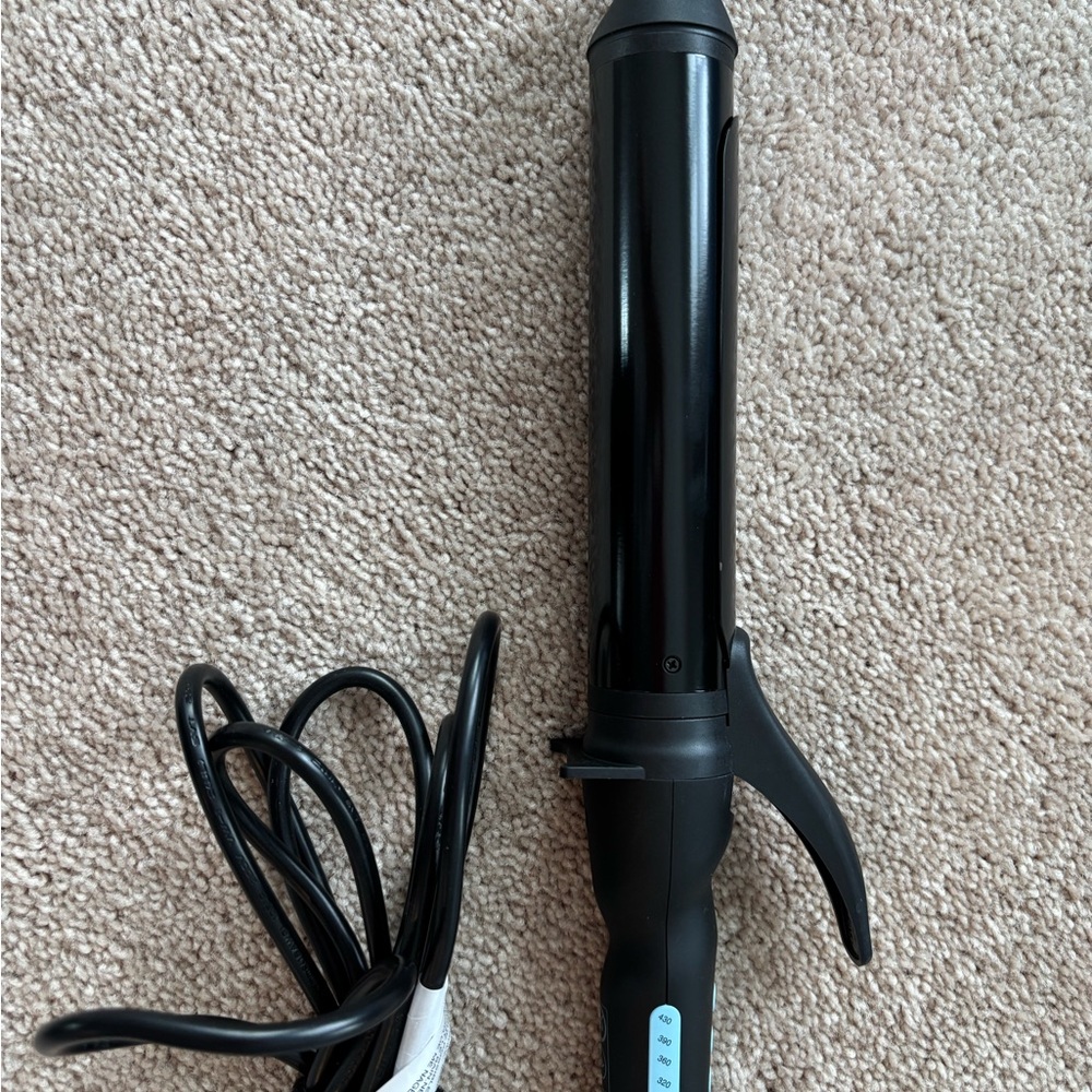 Bio Ionic Long Barrell Professional Black Curling Iron (1.5 Barrell)